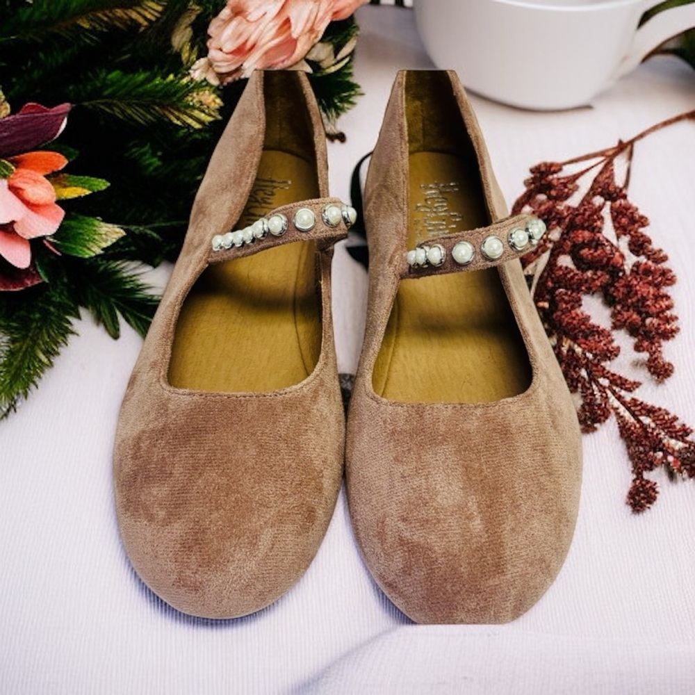 Hey Girl Pink Embellished Suede Flats size 8